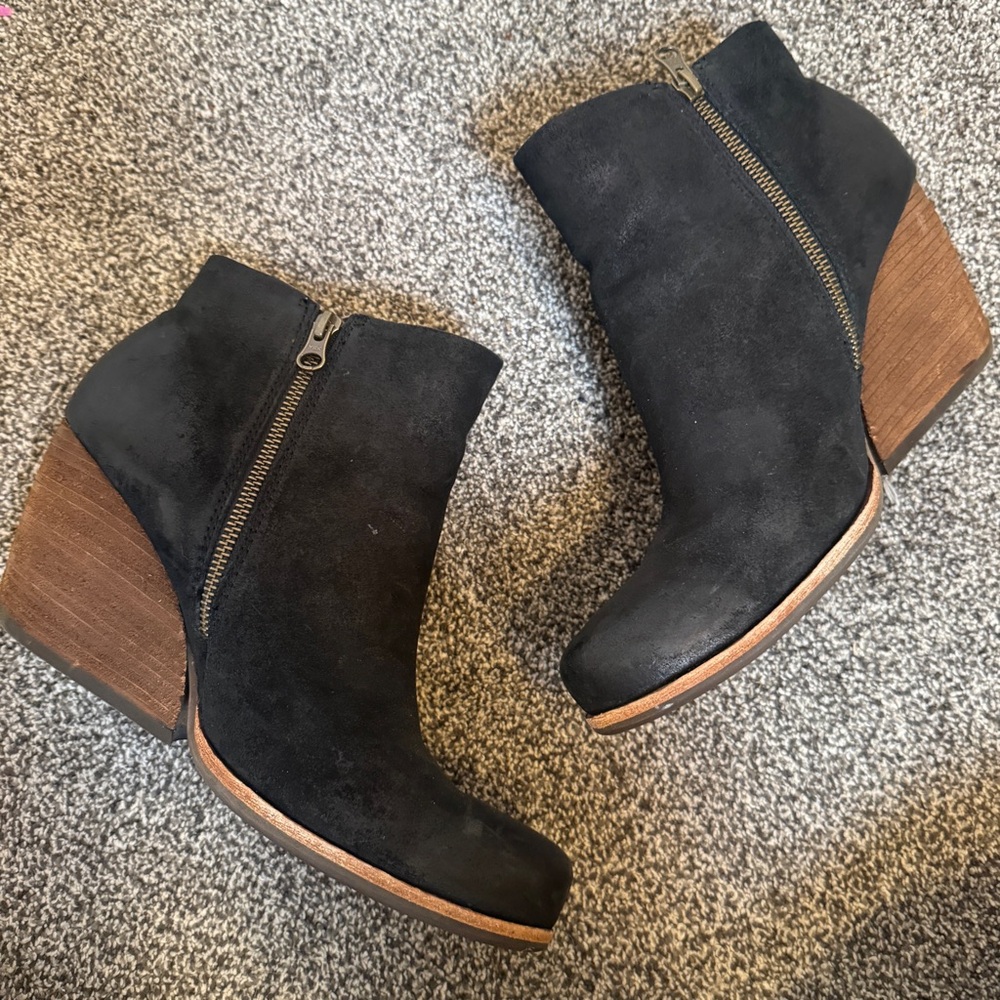 Kork-Ease Natalya Black Leather Wedge Zip Ankle Booties Womens Size 11M - Picture 7 of 10